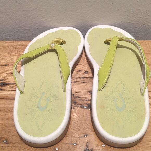OluKai Bright Green Leather Flip Flop/Sandal Women's Size 5 - Picture 4 of 9